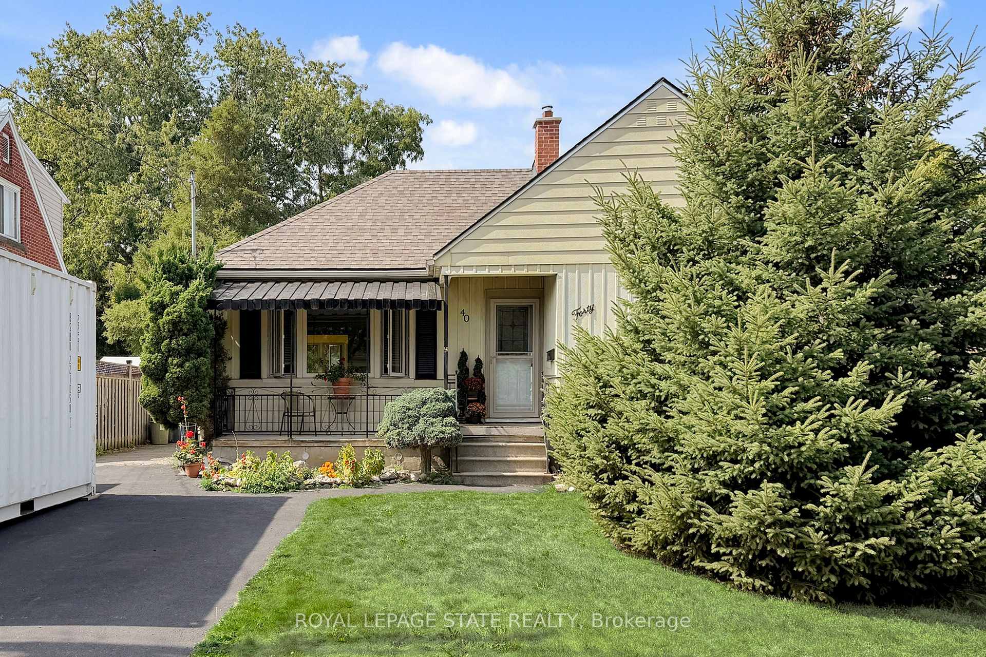 Photo 2 of 40 Galbraith Drive, Hamilton, Stoney Creek — HOMEH