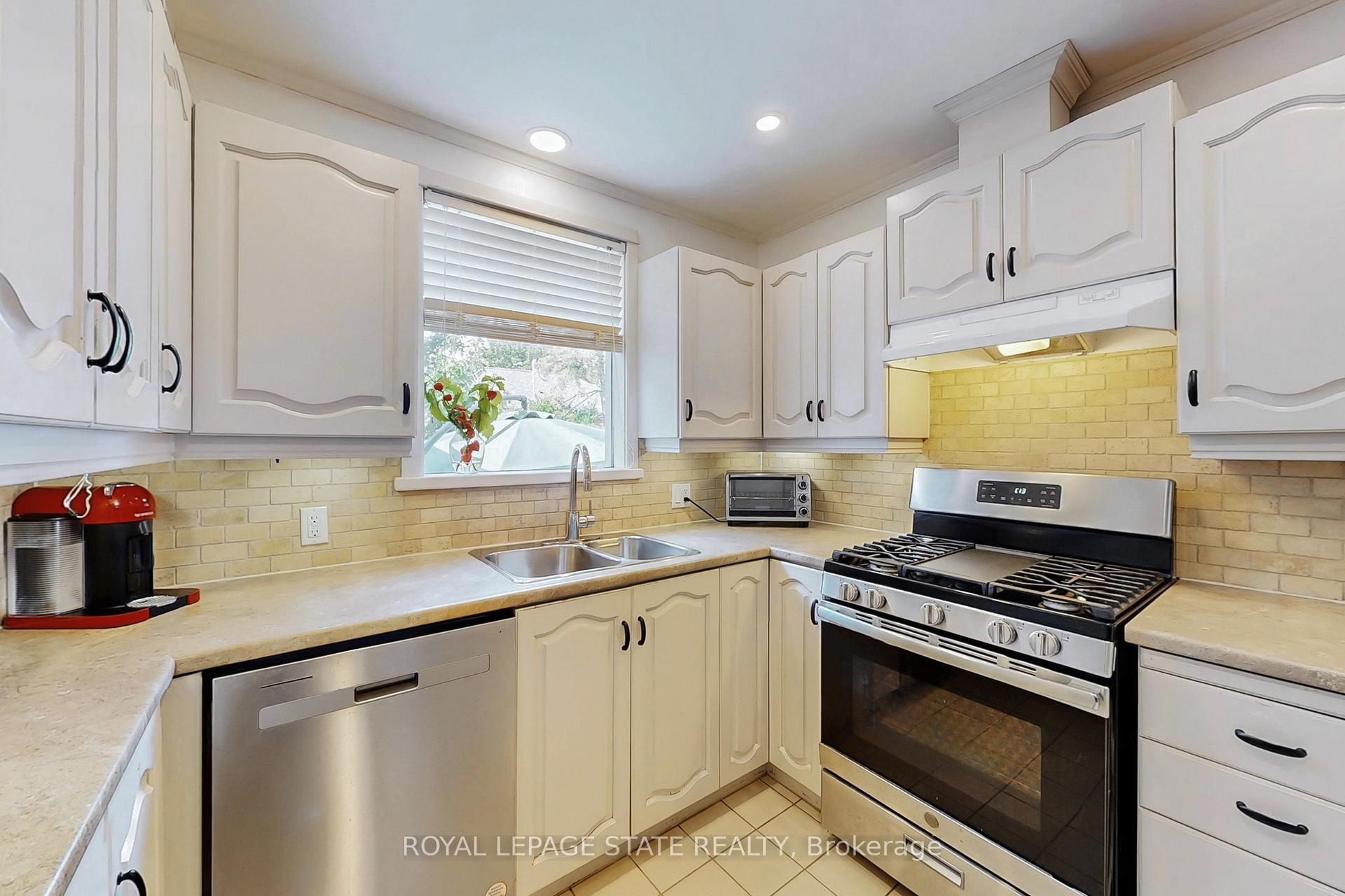 Photo 12 of 40 Galbraith Drive, Hamilton, Stoney Creek — HOMEH