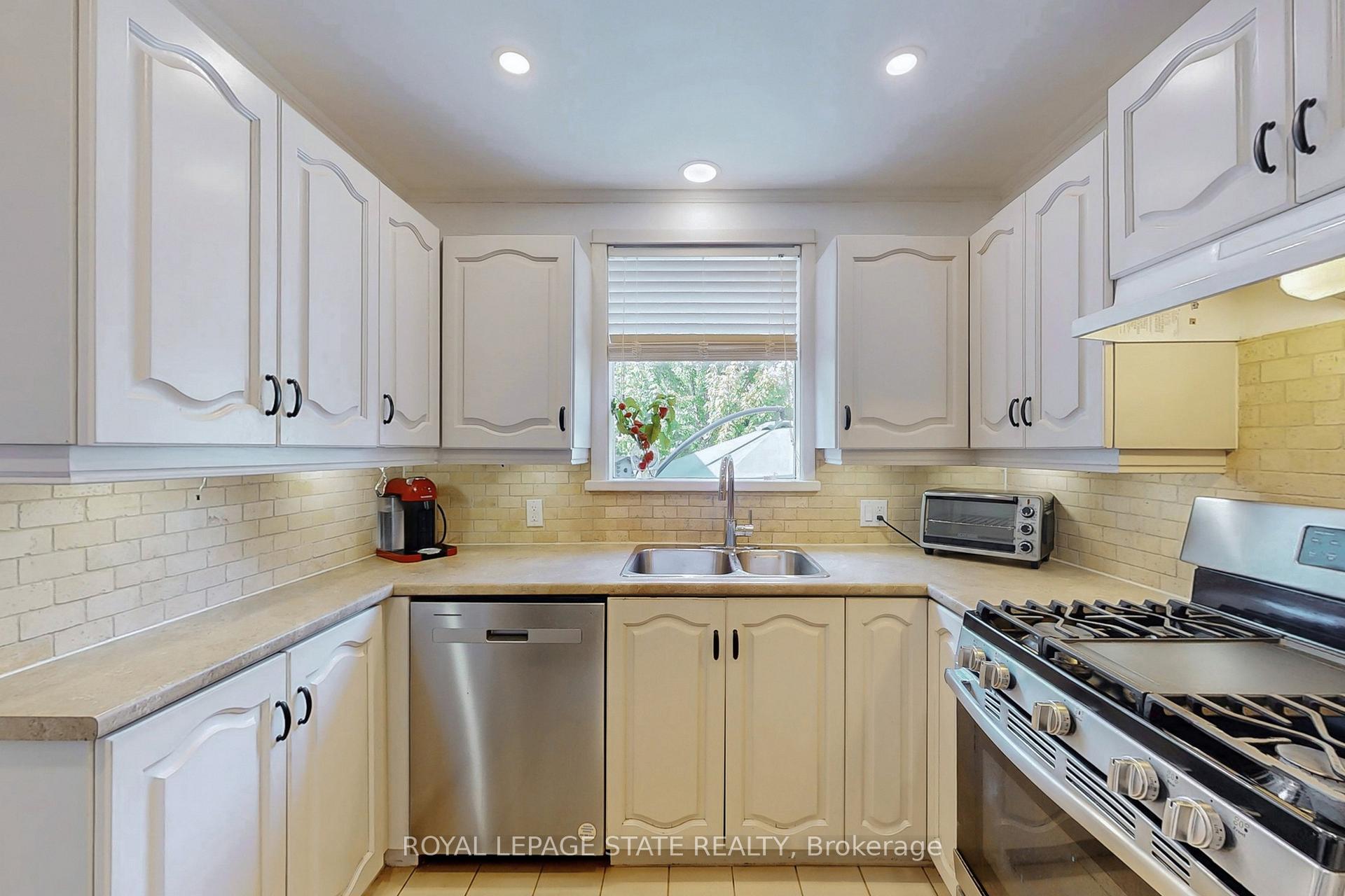 Photo 15 of 40 Galbraith Drive, Hamilton, Stoney Creek — HOMEH