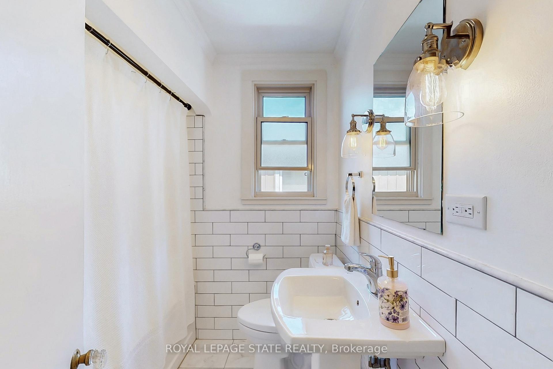 Photo 24 of 40 Galbraith Drive, Hamilton, Stoney Creek — HOMEH