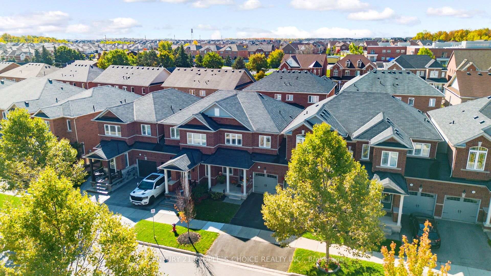 Photo 3 of 116 Kempenfelt Trail, Brampton, Northwest Brampton — HOMEH