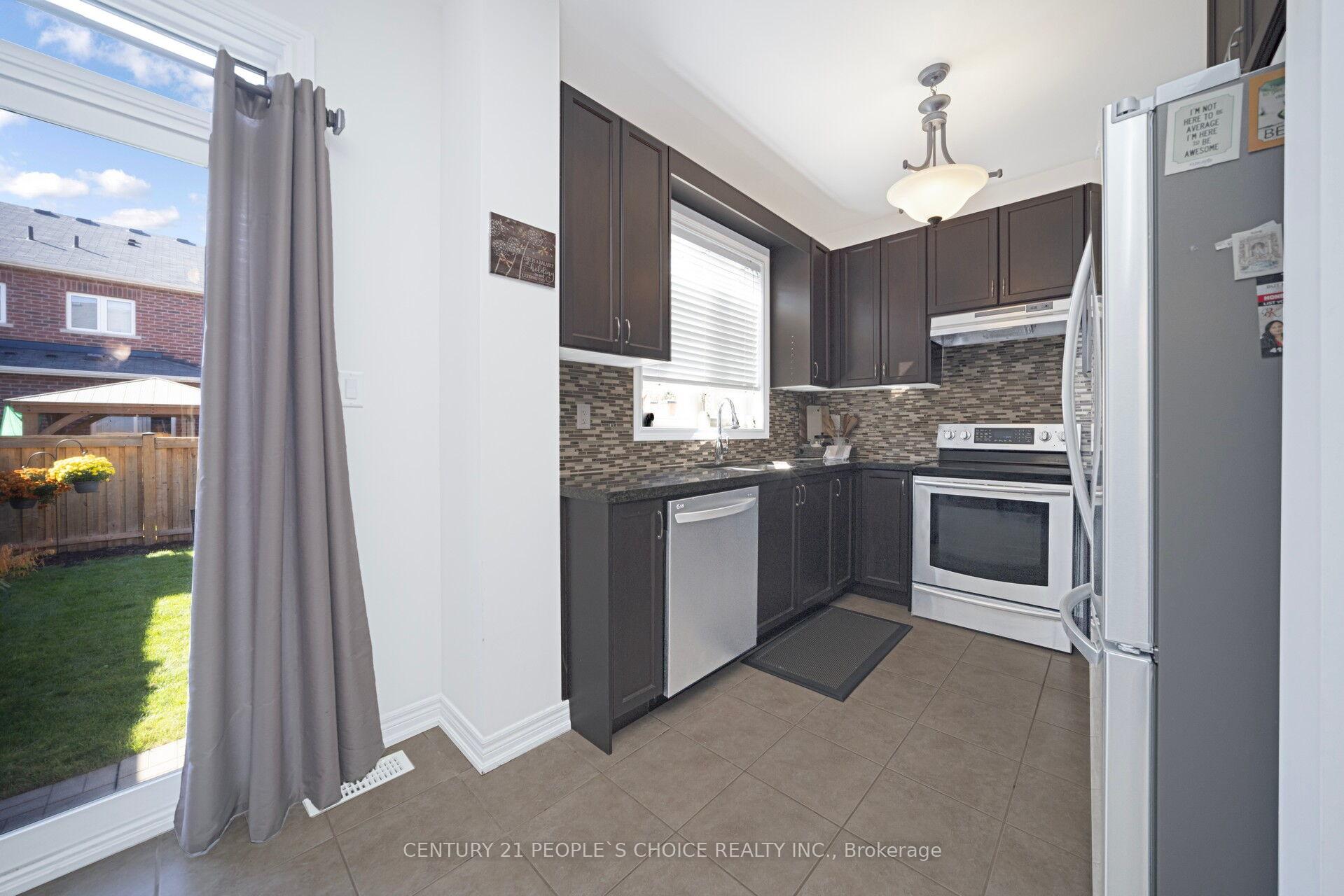 Photo 15 of 116 Kempenfelt Trail, Brampton, Northwest Brampton — HOMEH