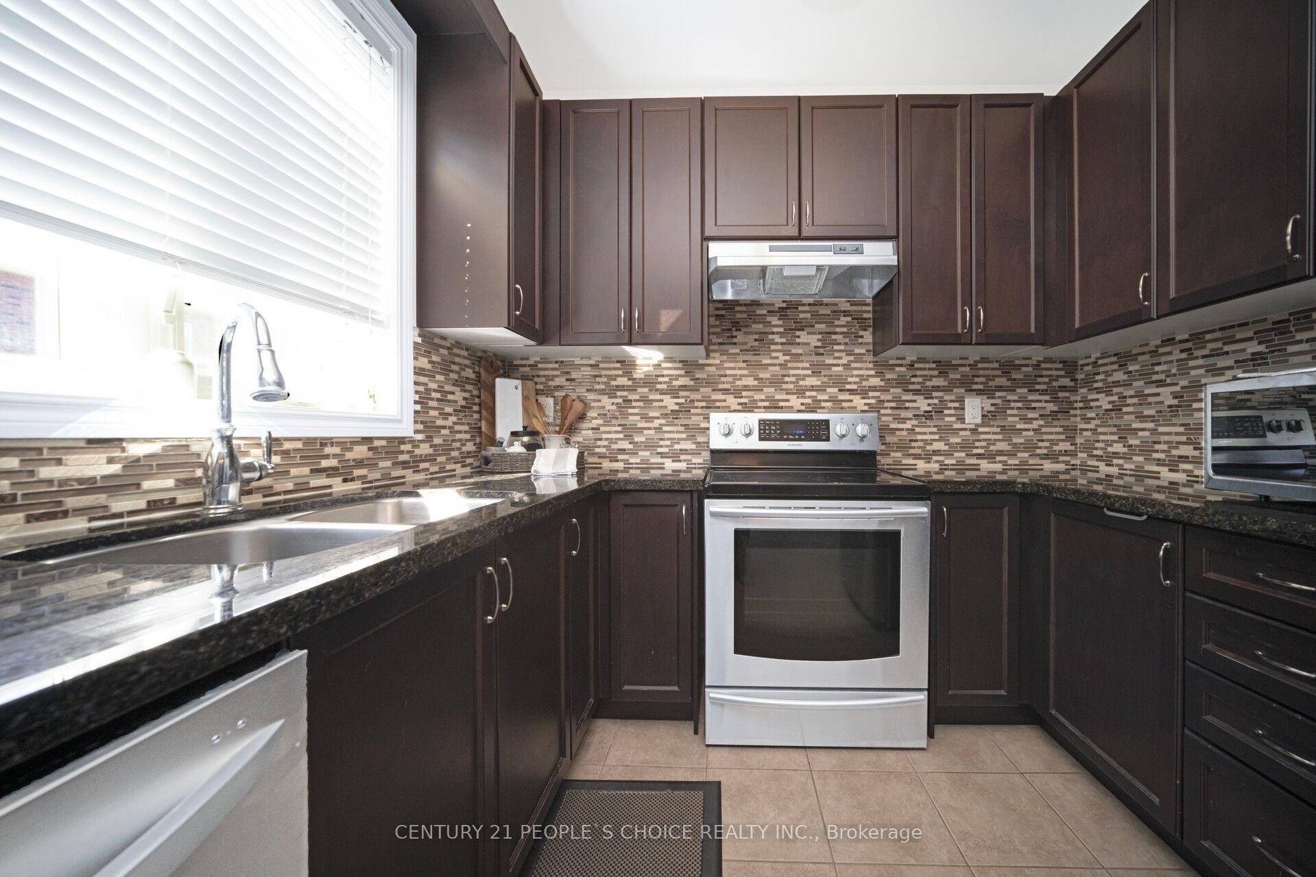 Photo 16 of 116 Kempenfelt Trail, Brampton, Northwest Brampton — HOMEH