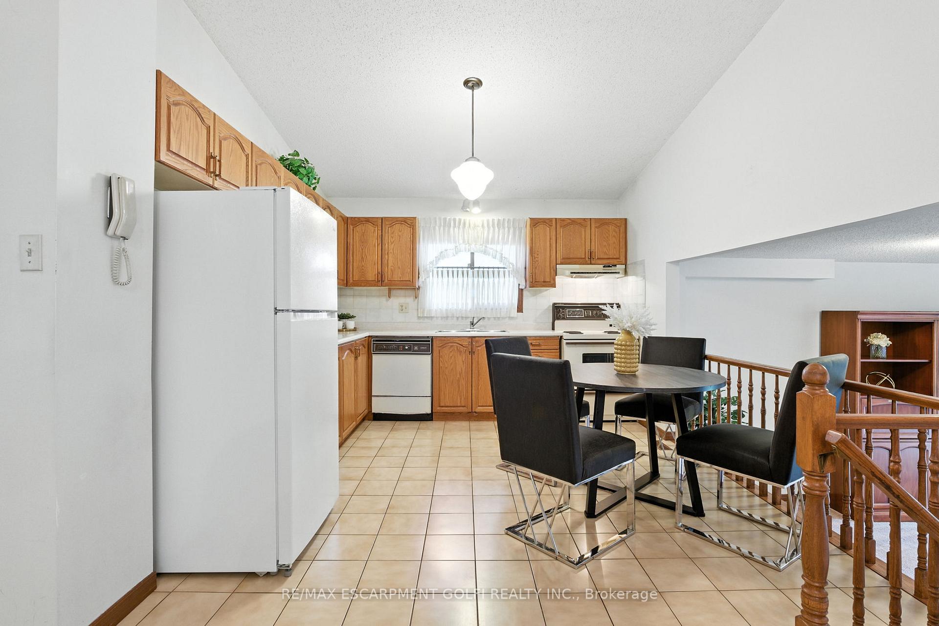 Photo 6 of 24 Ellington Avenue, Hamilton, Stoney Creek — HOMEH