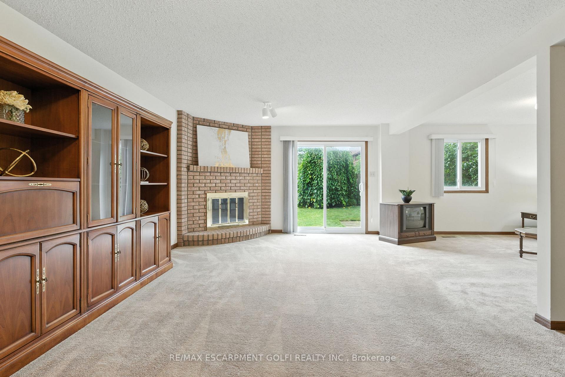 Photo 9 of 24 Ellington Avenue, Hamilton, Stoney Creek — HOMEH