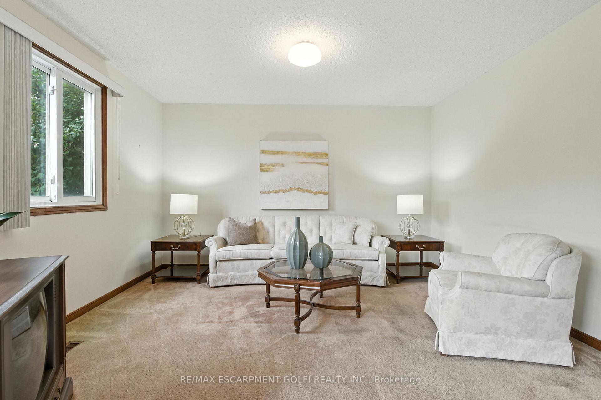 Photo 11 of 24 Ellington Avenue, Hamilton, Stoney Creek — HOMEH