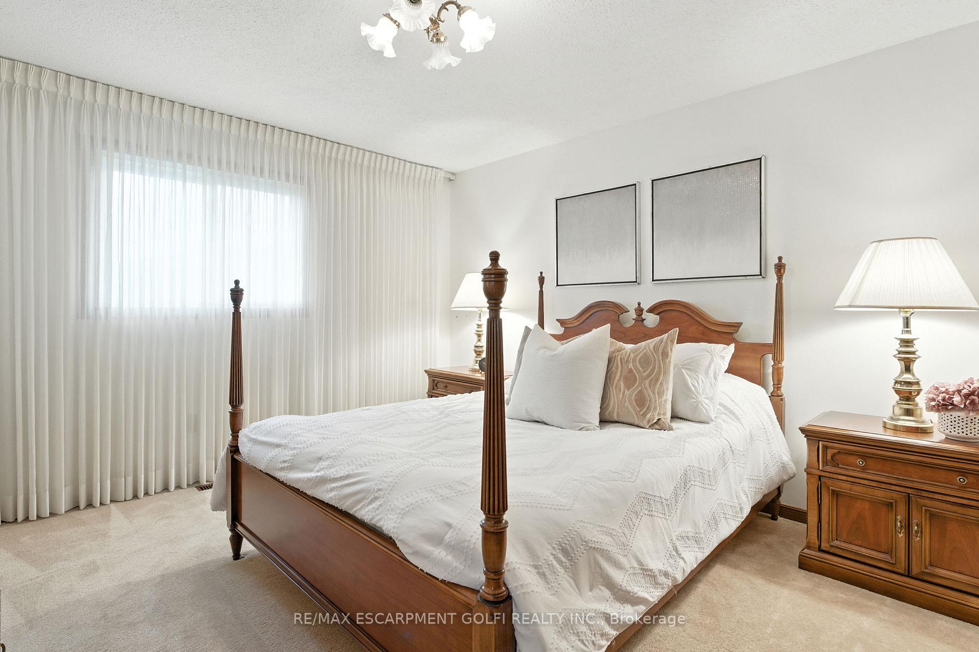 Photo 15 of 24 Ellington Avenue, Hamilton, Stoney Creek — HOMEH