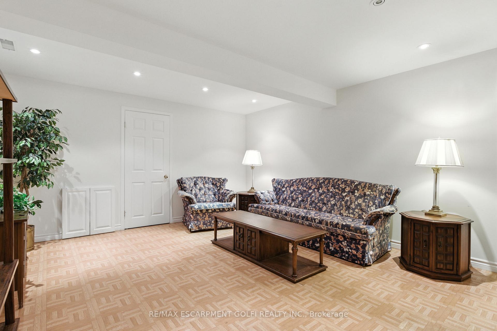Photo 23 of 24 Ellington Avenue, Hamilton, Stoney Creek — HOMEH
