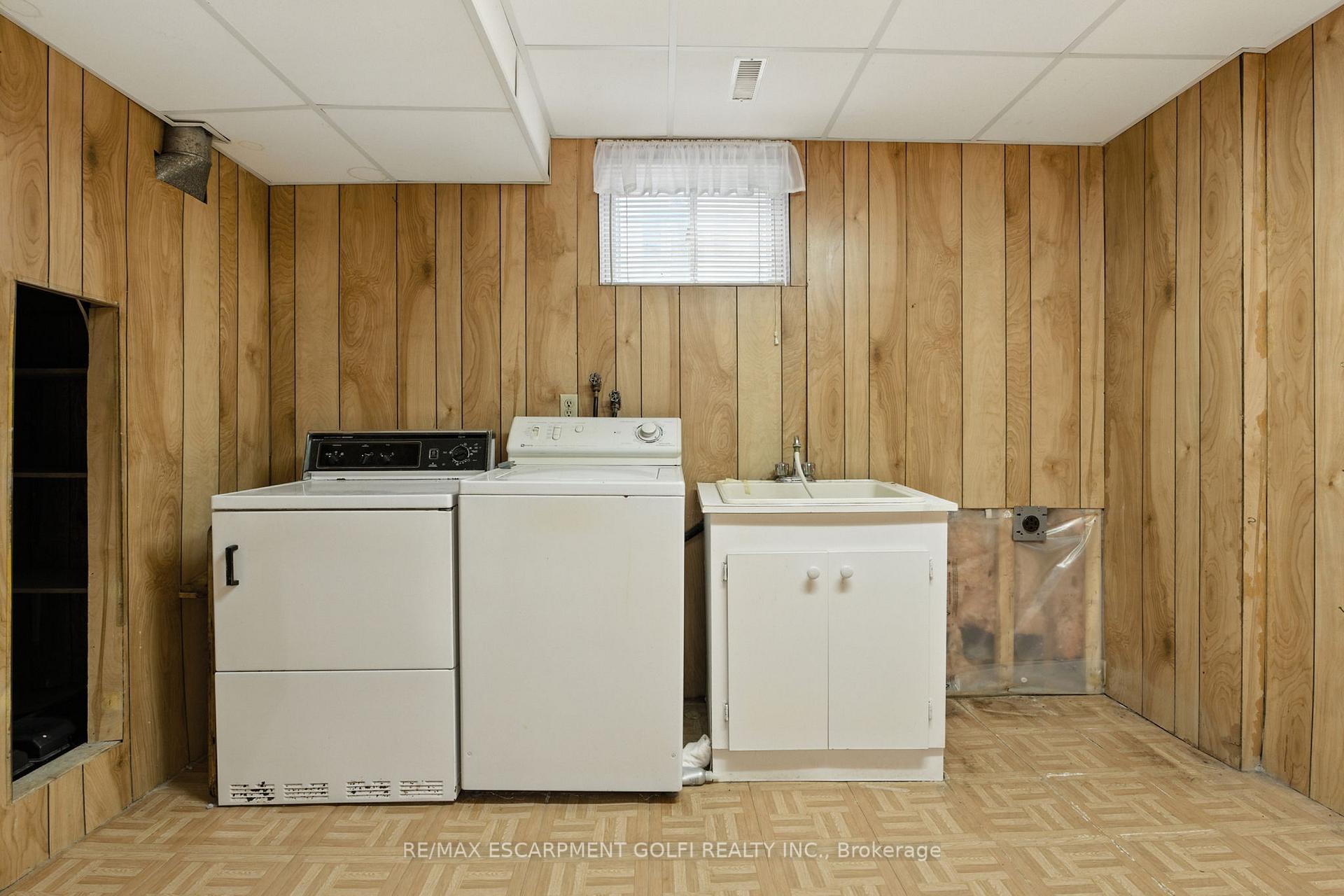 Photo 26 of 24 Ellington Avenue, Hamilton, Stoney Creek — HOMEH