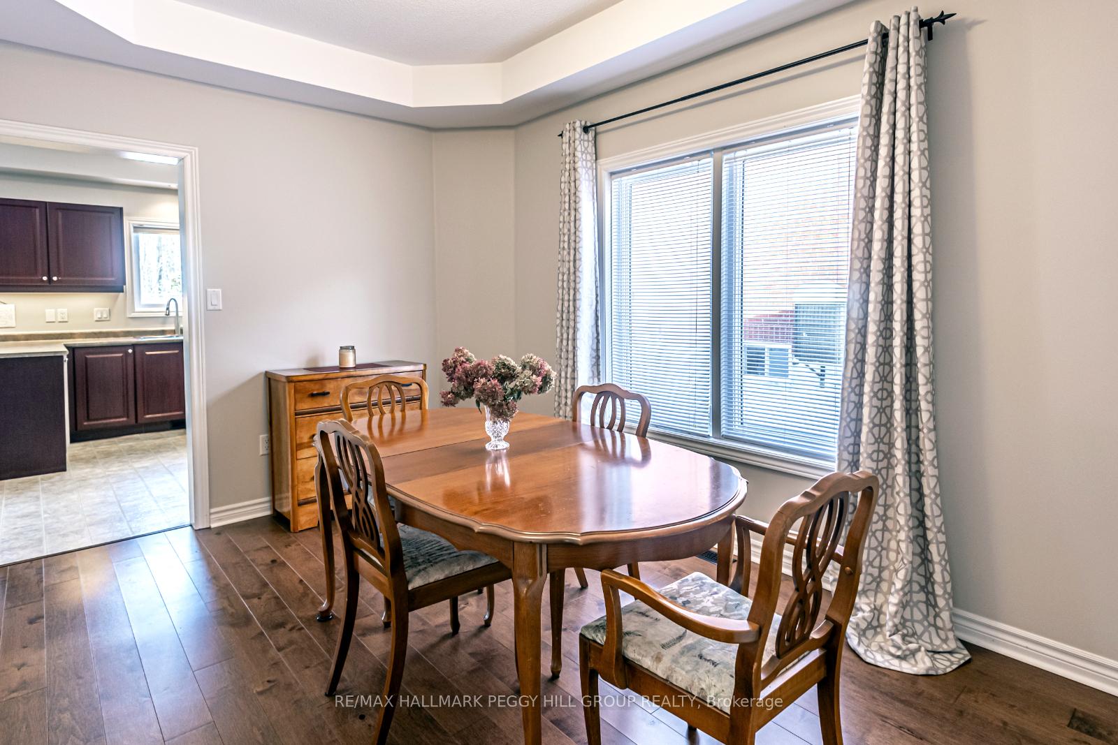 Photo 5 of 312 Mapleton Avenue, Barrie, Ardagh — HOMEH