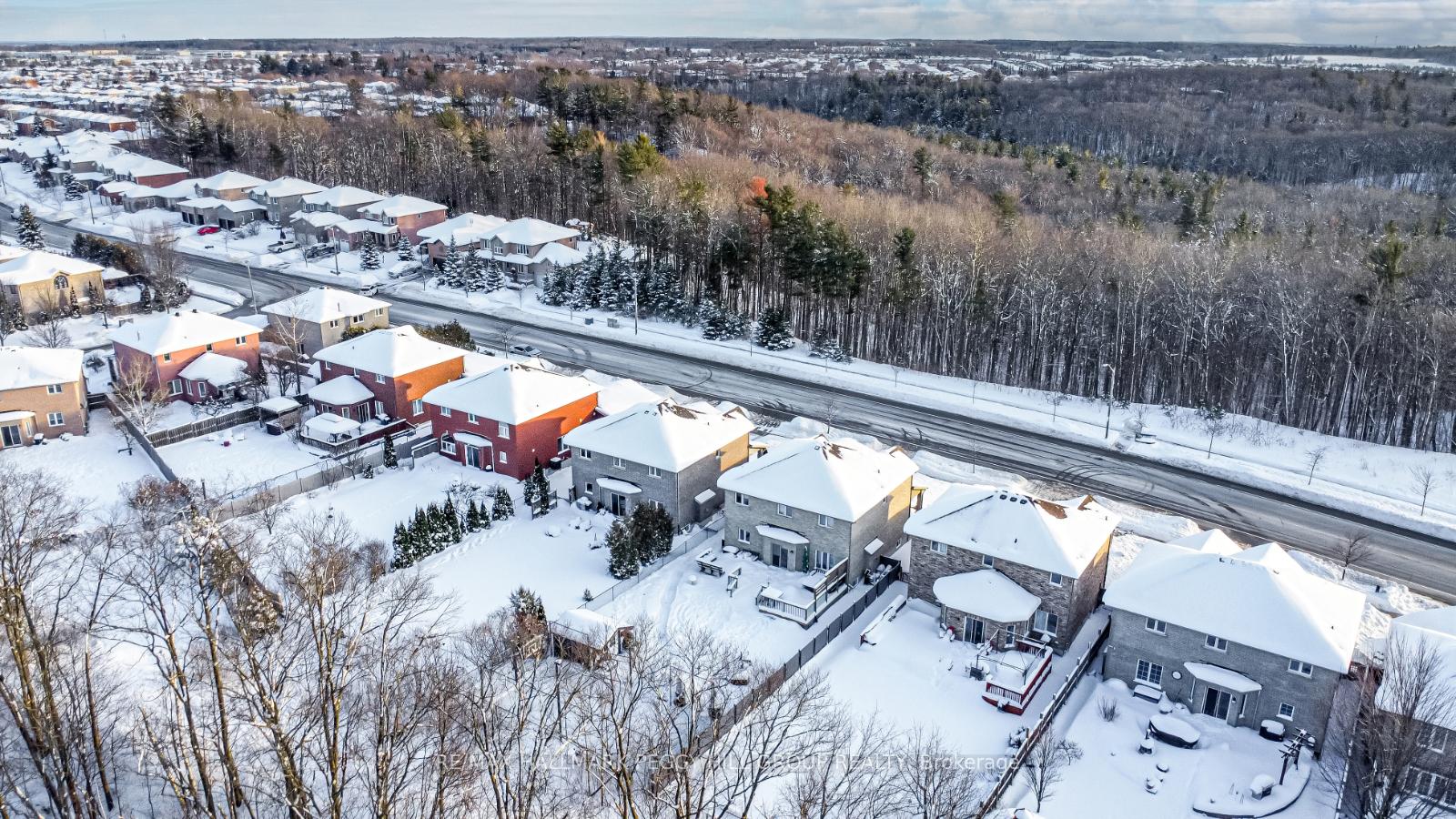 Photo 17 of 312 Mapleton Avenue, Barrie, Ardagh — HOMEH