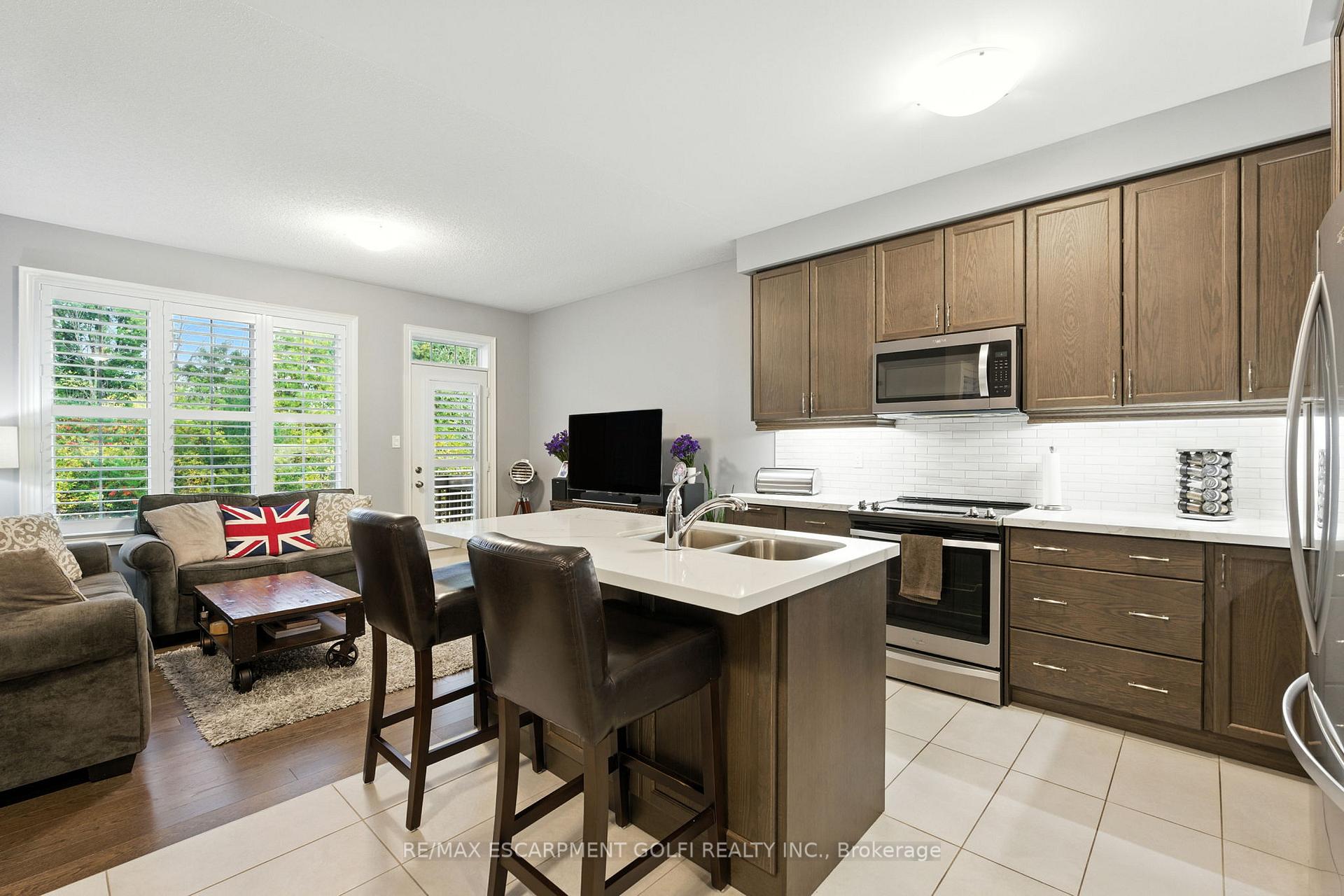 Photo 8 of 29 Riverwalk Drive, Hamilton, Waterdown — HOMEH