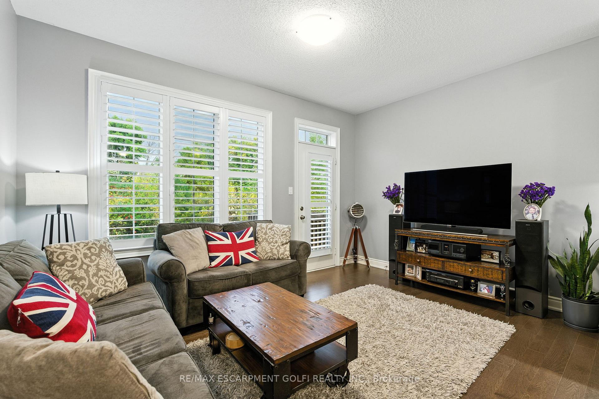 Photo 11 of 29 Riverwalk Drive, Hamilton, Waterdown — HOMEH