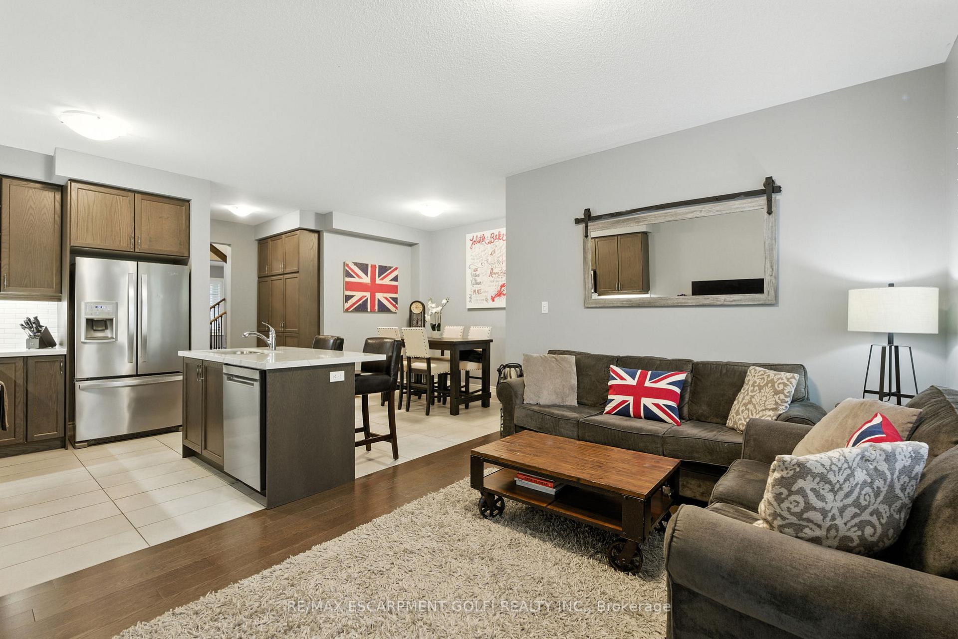 Photo 12 of 29 Riverwalk Drive, Hamilton, Waterdown — HOMEH