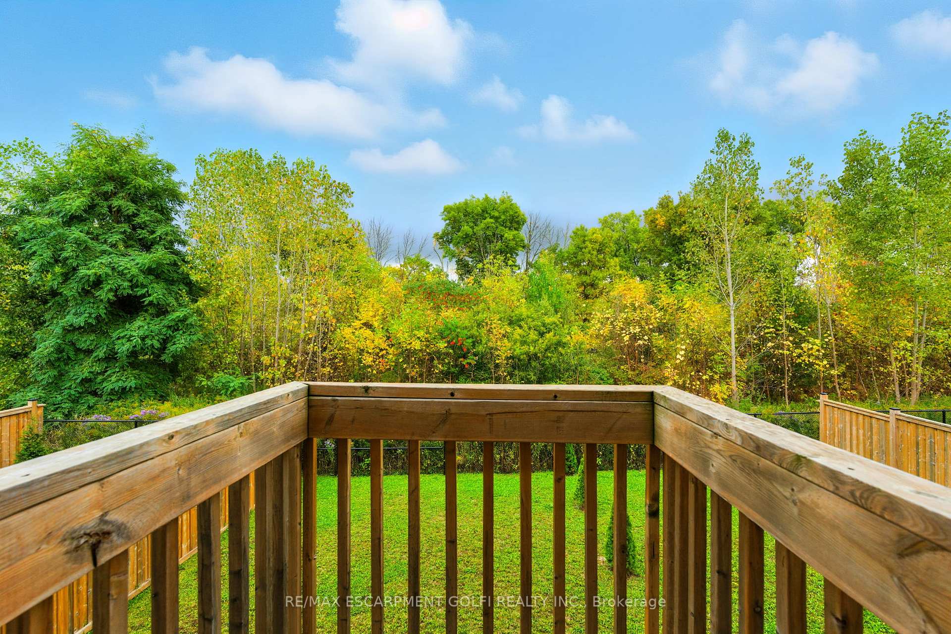 Photo 13 of 29 Riverwalk Drive, Hamilton, Waterdown — HOMEH