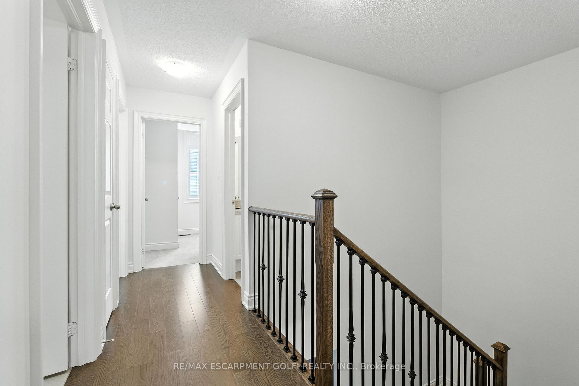 Photo 14 of 29 Riverwalk Drive, Hamilton, Waterdown — HOMEH