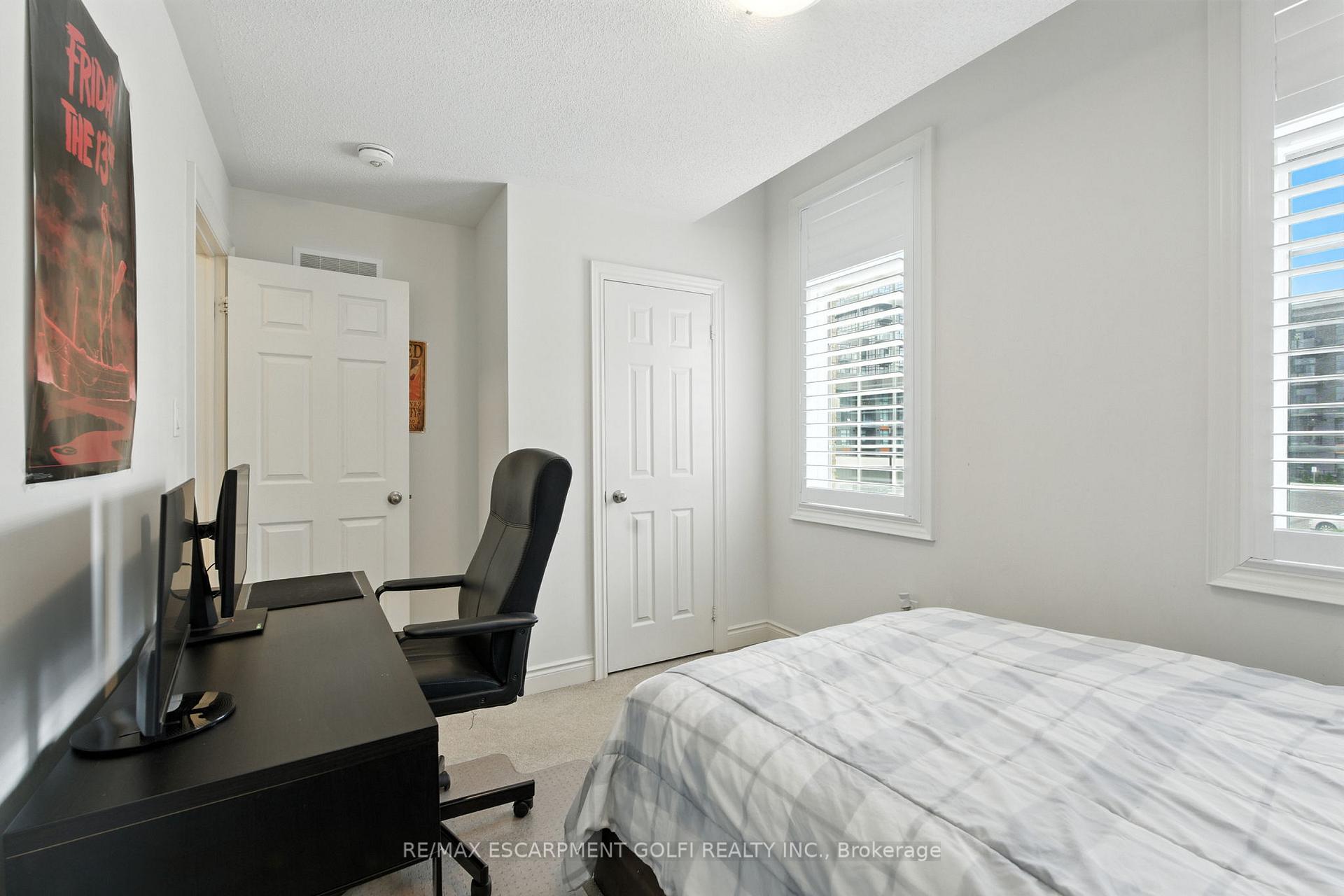 Photo 18 of 29 Riverwalk Drive, Hamilton, Waterdown — HOMEH