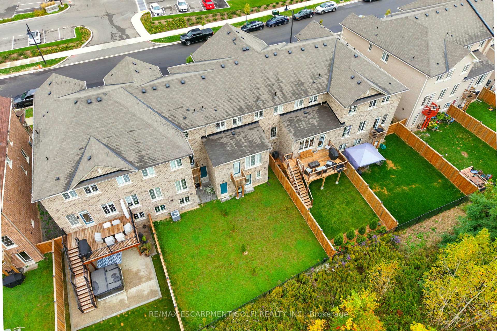 Photo 36 of 29 Riverwalk Drive, Hamilton, Waterdown — HOMEH