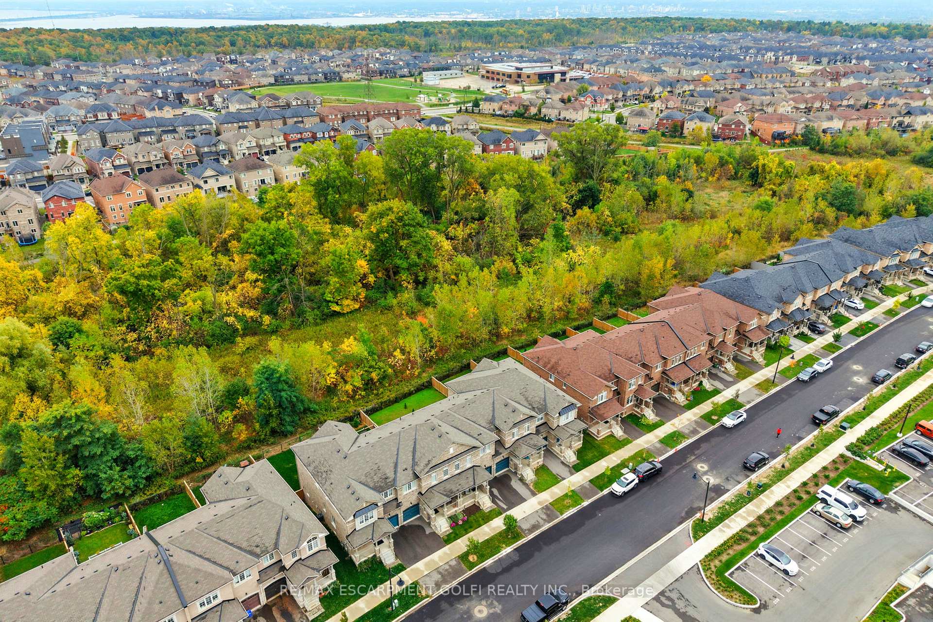 Photo 38 of 29 Riverwalk Drive, Hamilton, Waterdown — HOMEH