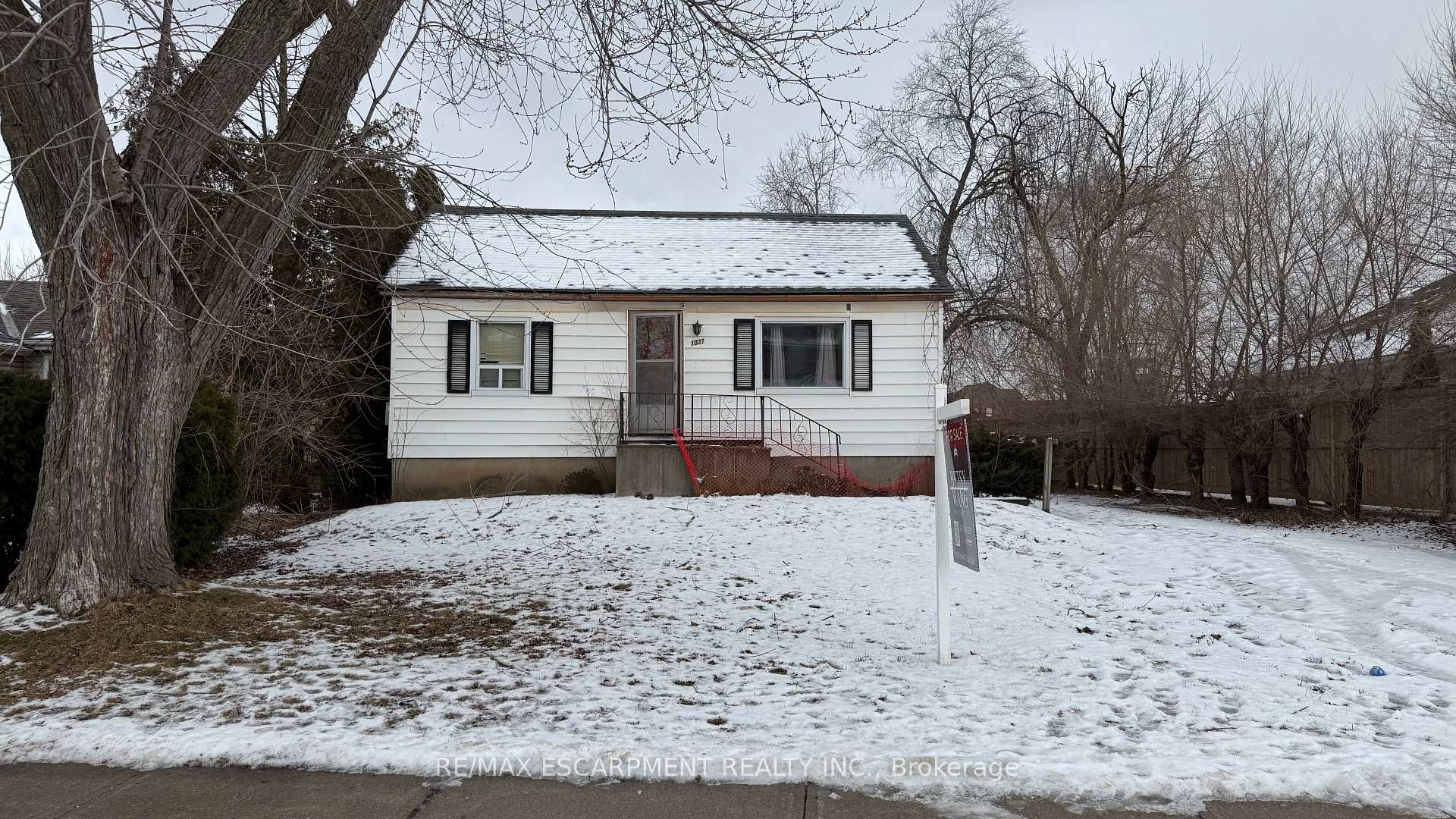 Photo 1 of 1027 Glendor Avenue, Burlington, Freeman — HOMEH