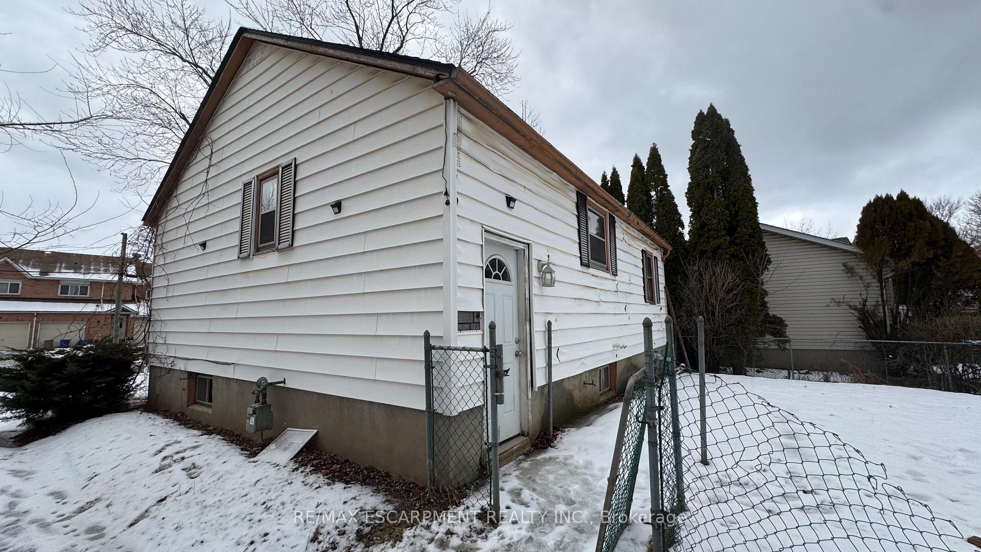 Photo 6 of 1027 Glendor Avenue, Burlington, Freeman — HOMEH
