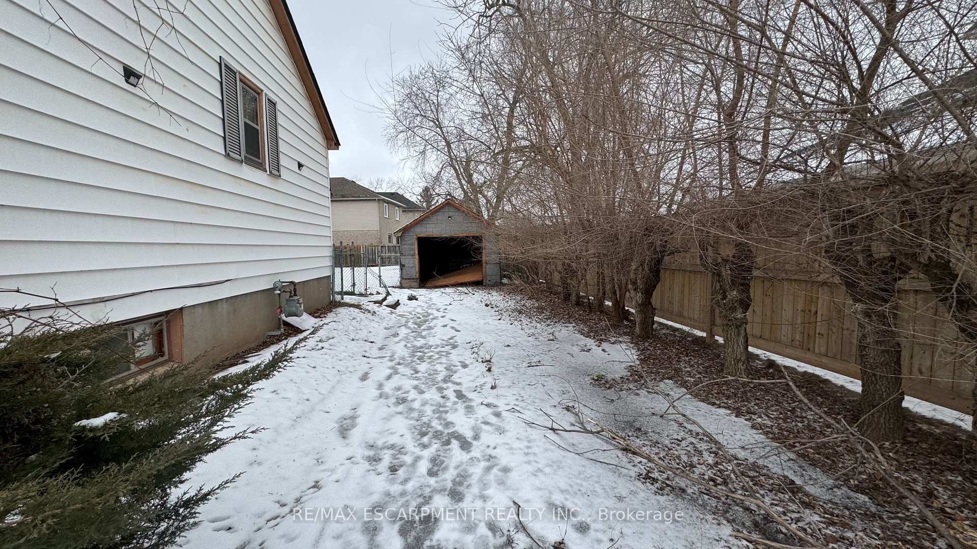 Photo 7 of 1027 Glendor Avenue, Burlington, Freeman — HOMEH