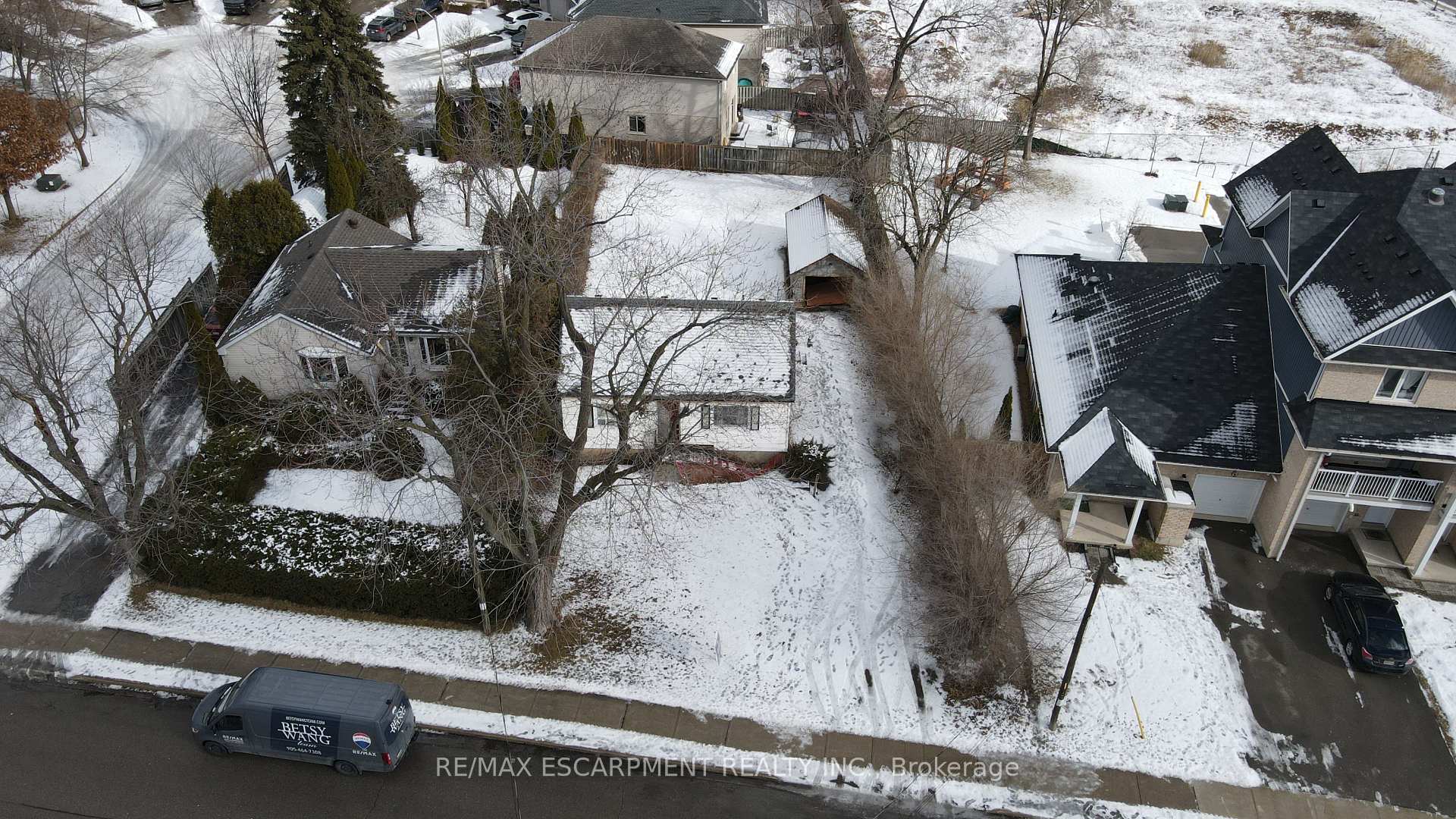 Photo 10 of 1027 Glendor Avenue, Burlington, Freeman — HOMEH
