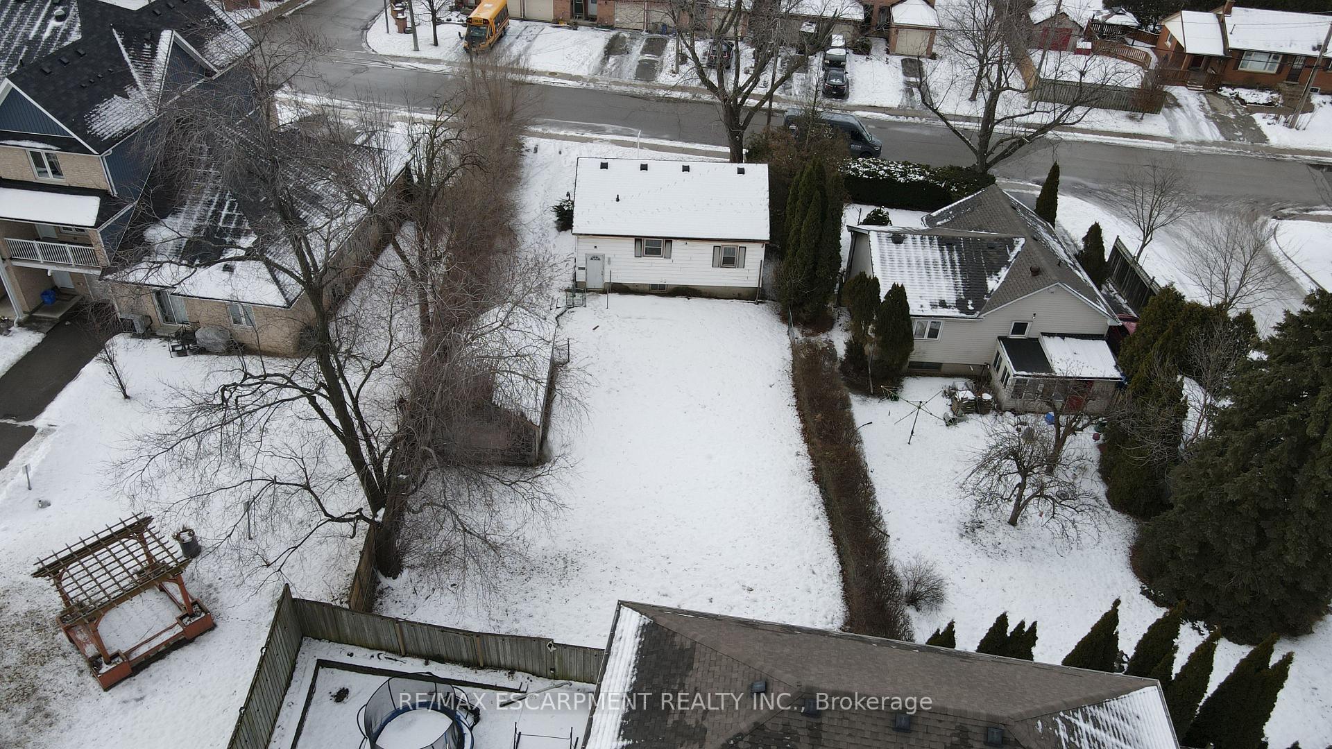 Photo 13 of 1027 Glendor Avenue, Burlington, Freeman — HOMEH