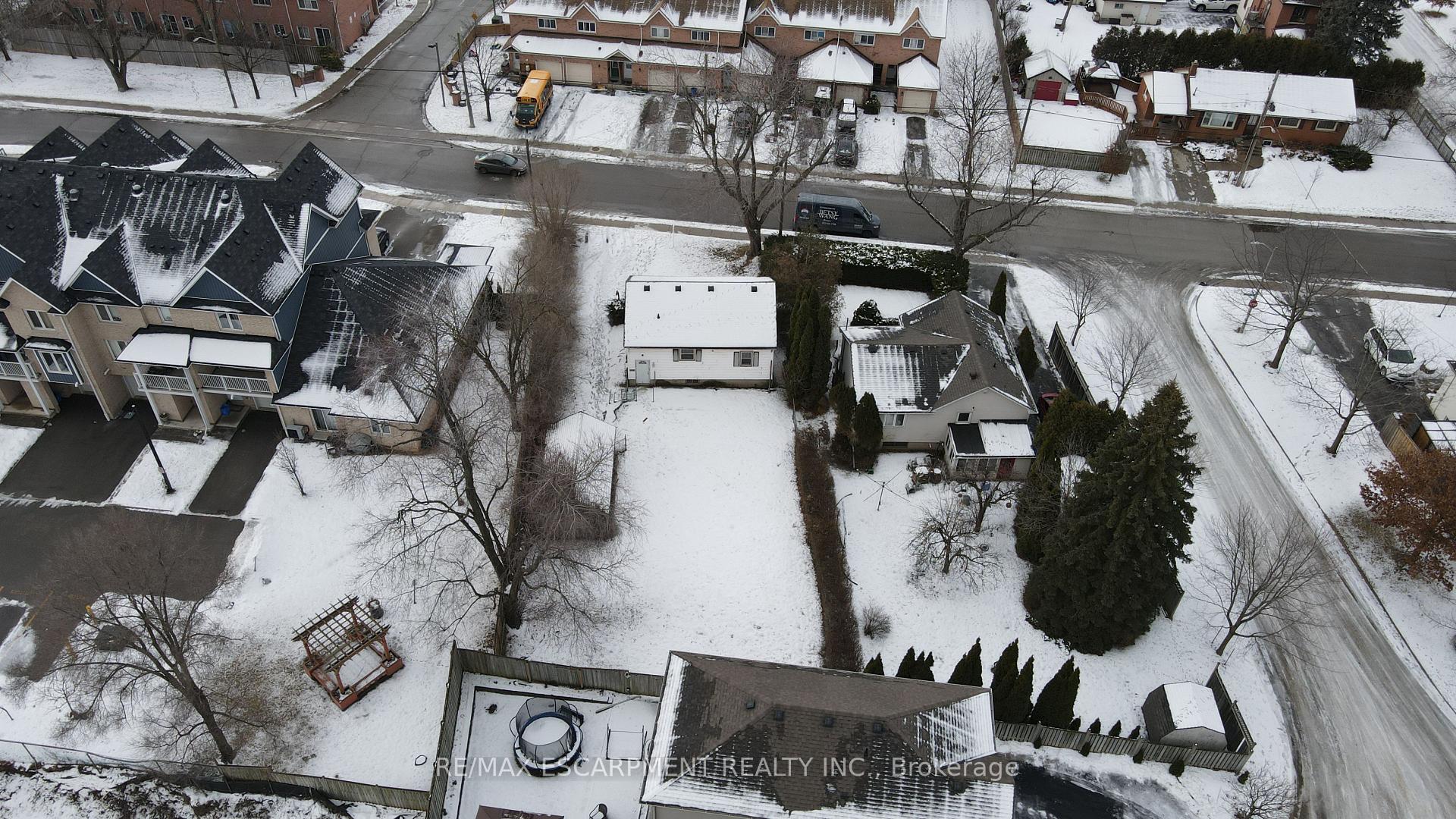 Photo 14 of 1027 Glendor Avenue, Burlington, Freeman — HOMEH