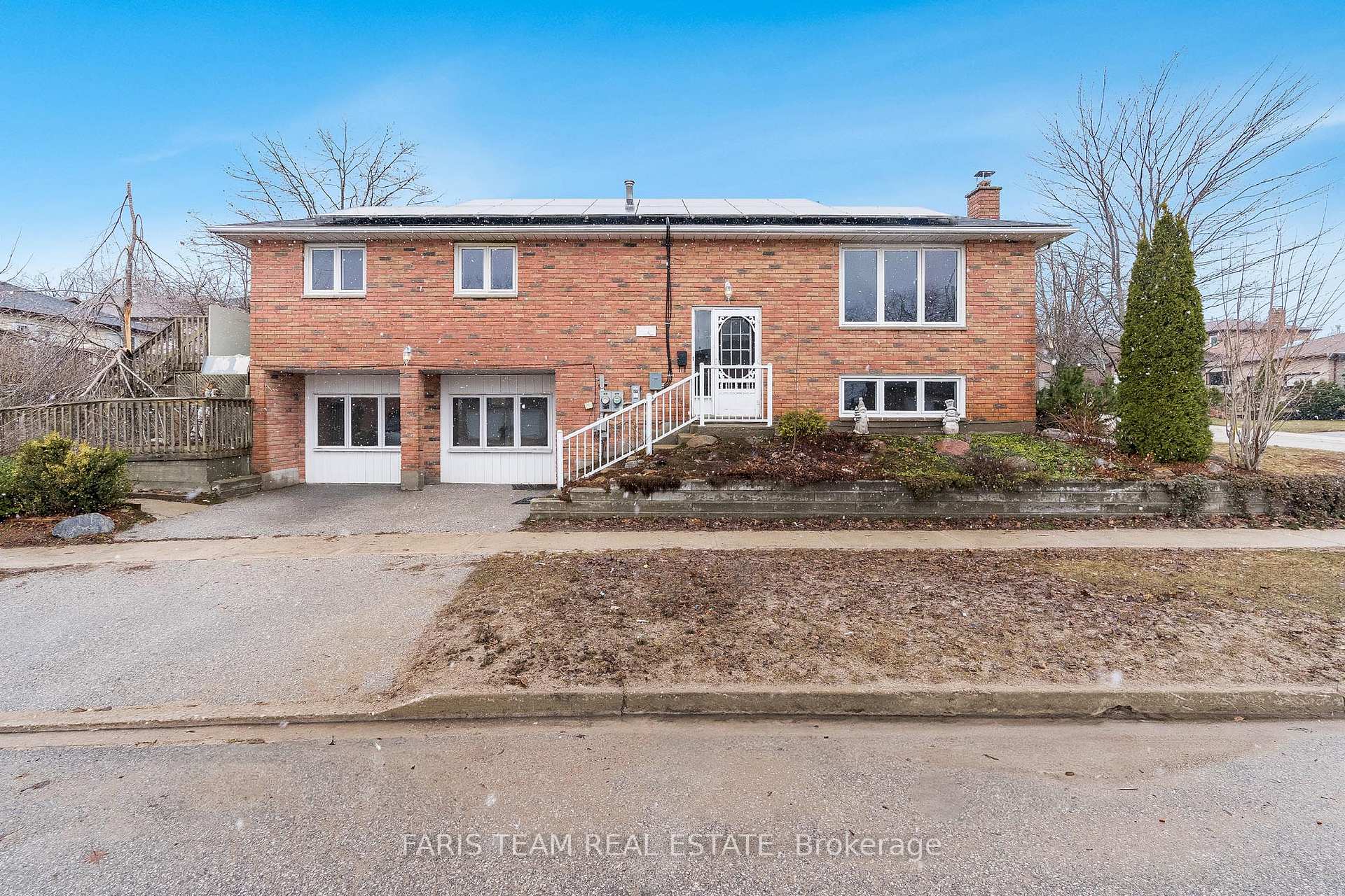 Front of 136 Fox Run