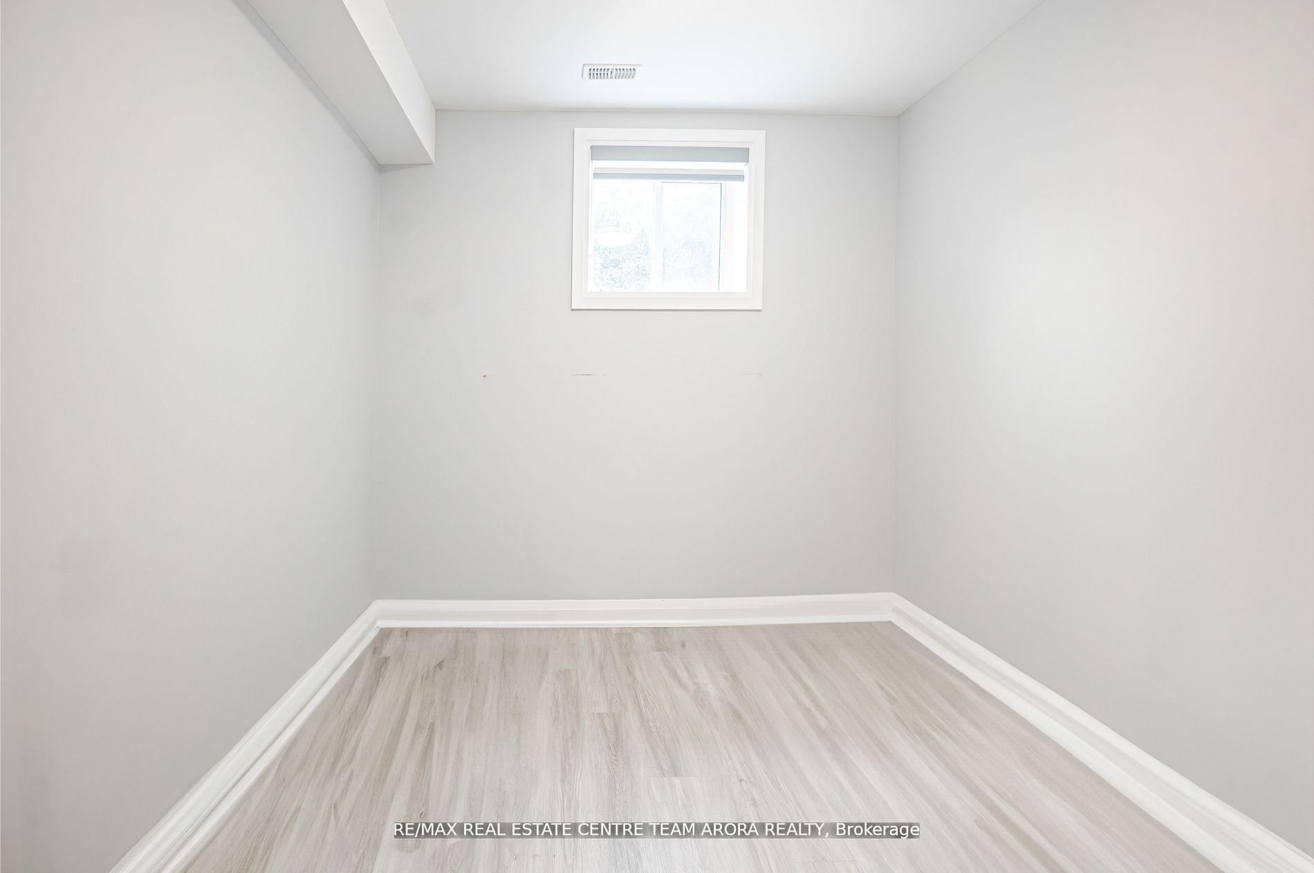 Photo 12 of Unit Bsmt, 2 Links Lane, Brampton, Credit Valley — HOMEH