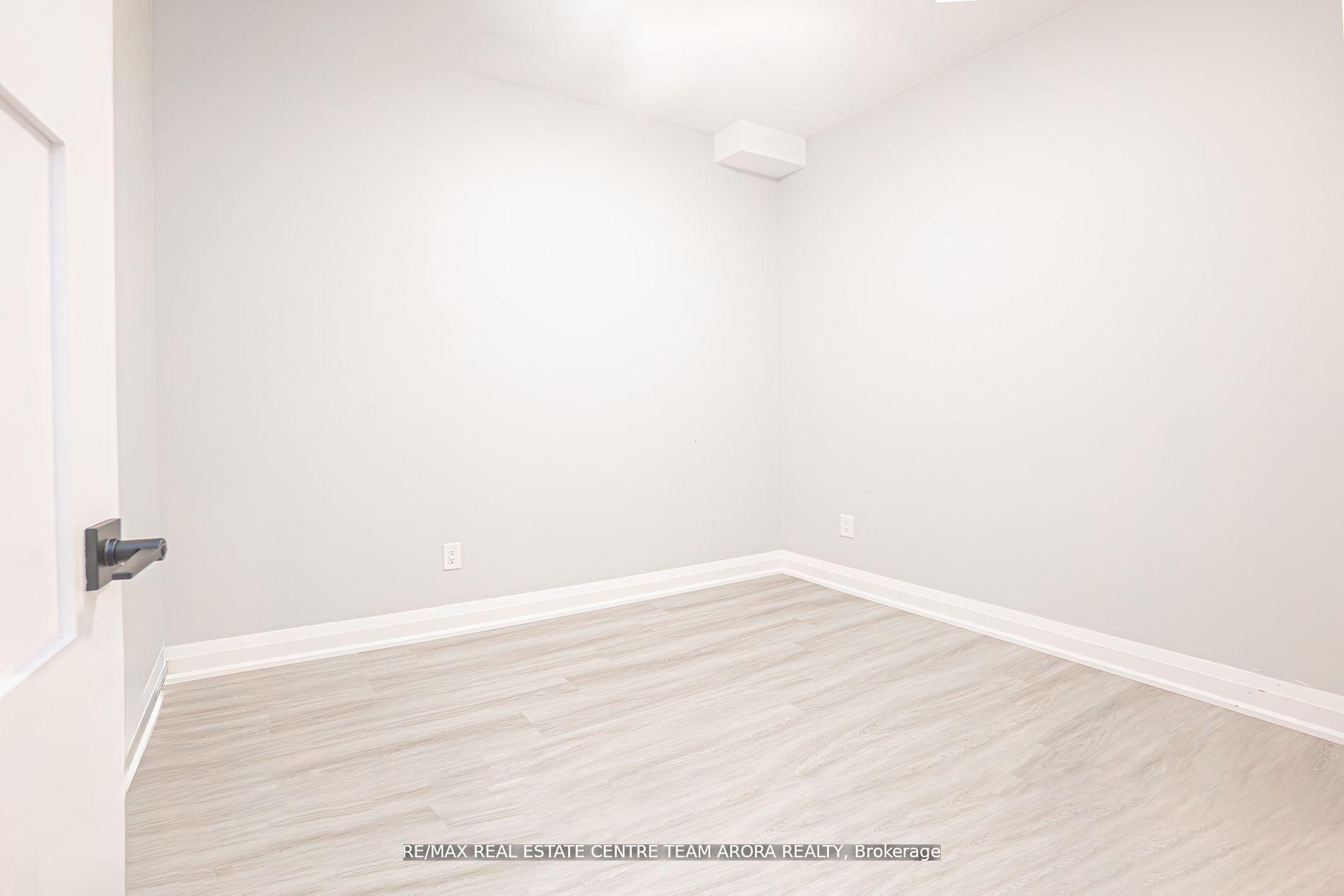 Photo 13 of Unit Bsmt, 2 Links Lane, Brampton, Credit Valley — HOMEH