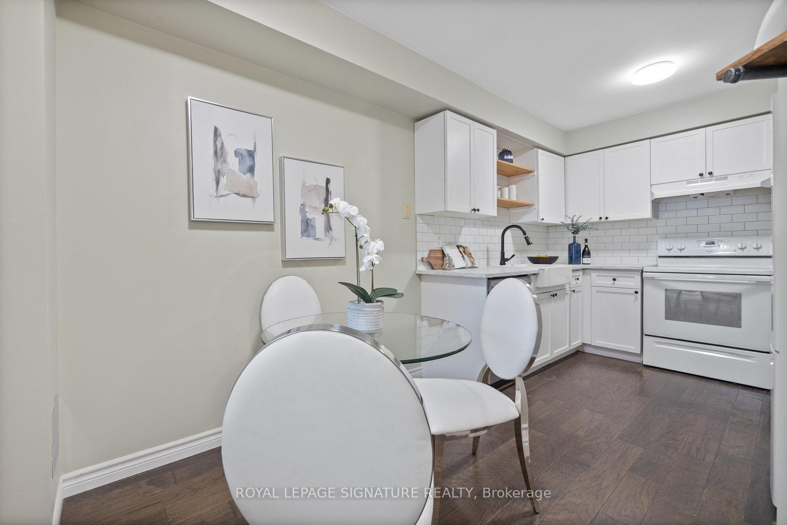 Photo 3 of 1374 Treeland Street, Burlington, Freeman — HOMEH