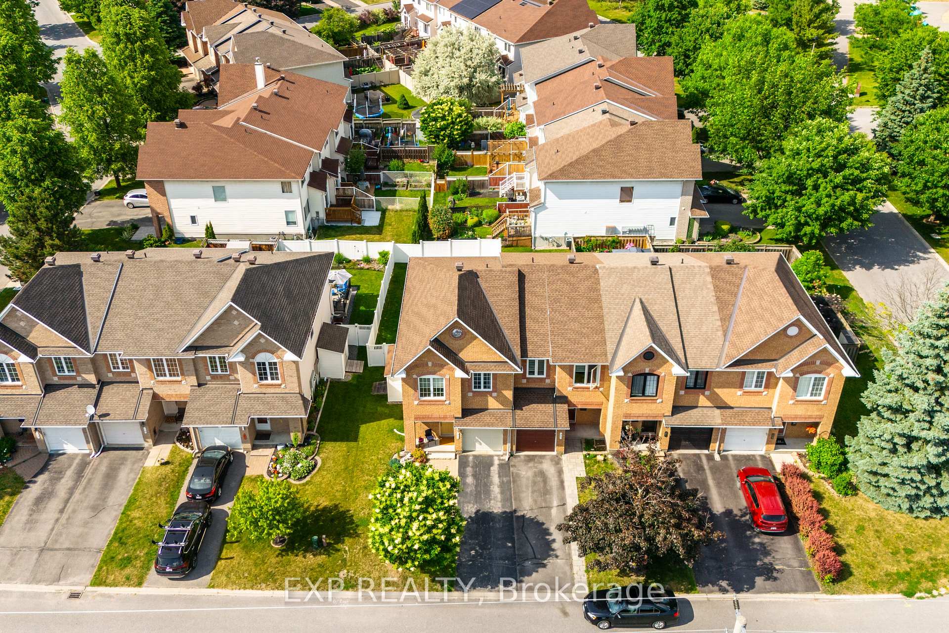 Photo 3 of 23 Southpointe Avenue, Ottawa, Barrhaven - Longfields — HOMEH
