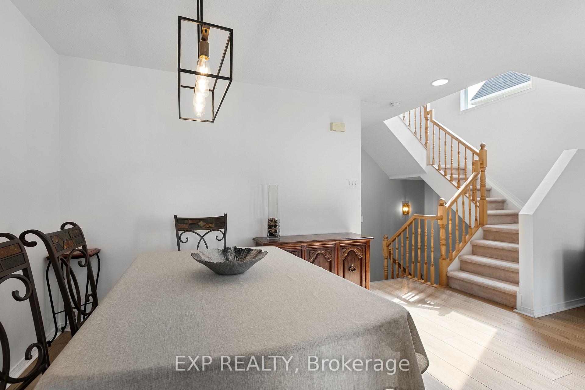 Photo 12 of 23 Southpointe Avenue, Ottawa, Barrhaven - Longfields — HOMEH