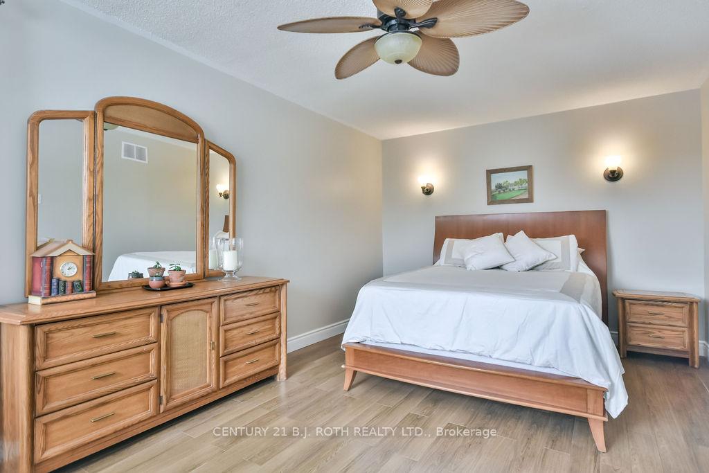 Photo 4 of 100 Ward Drive, Barrie, Painswick South — HOMEH
