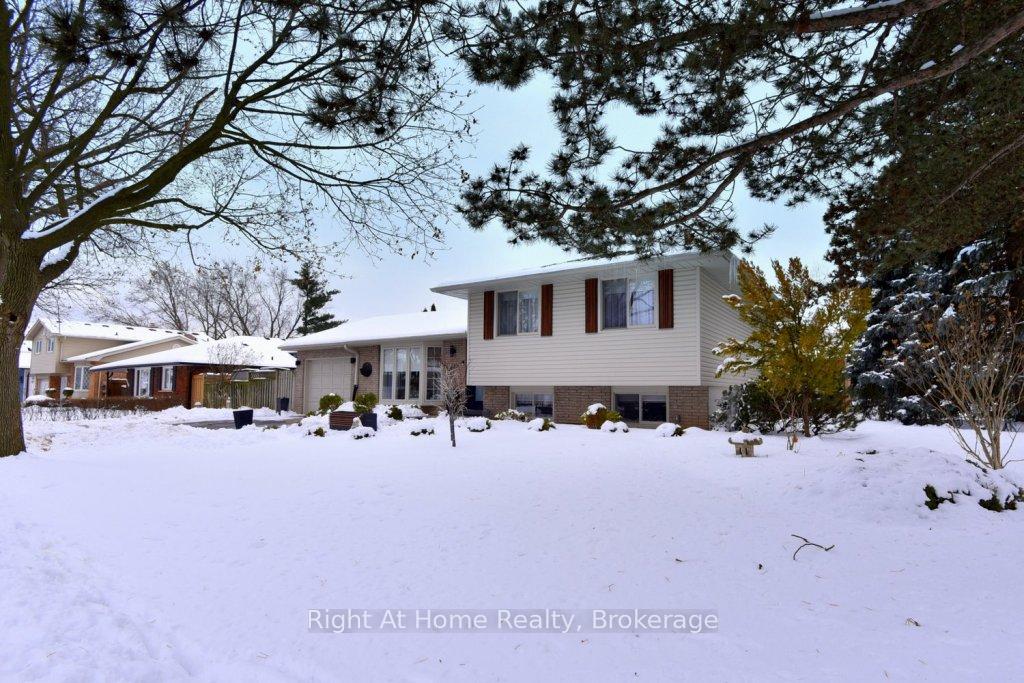 Photo 3 of 672 Montego Crescent, Burlington, Roseland — HOMEH
