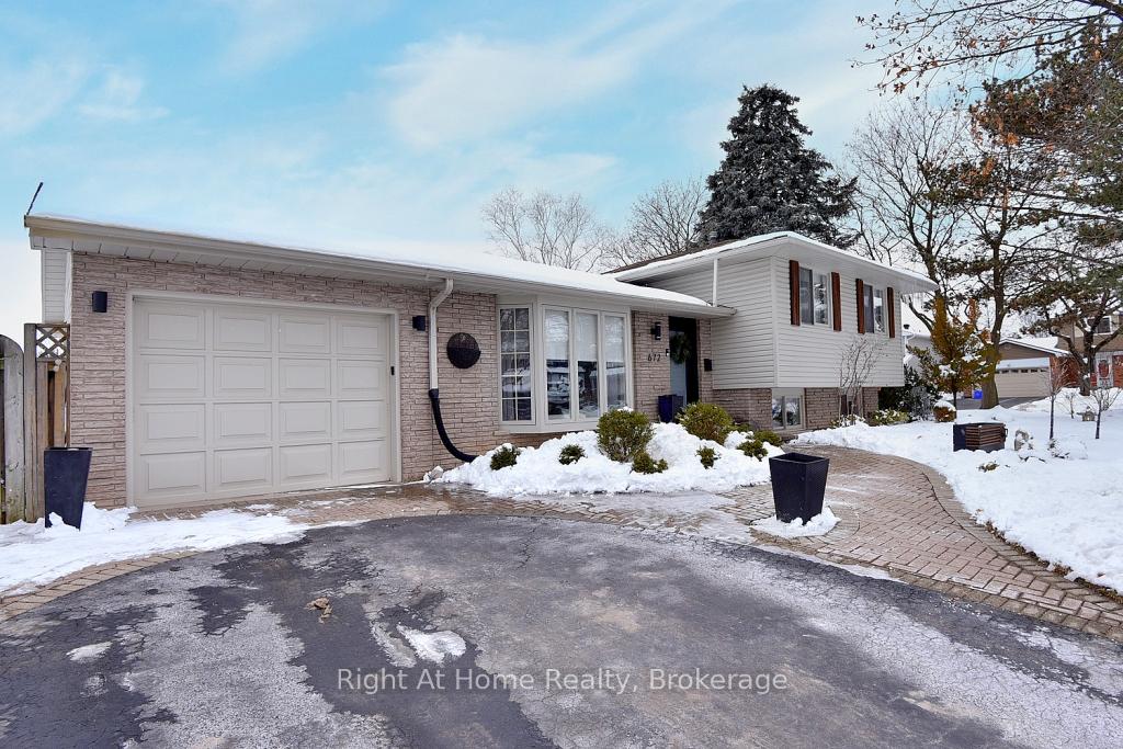 Photo 5 of 672 Montego Crescent, Burlington, Roseland — HOMEH