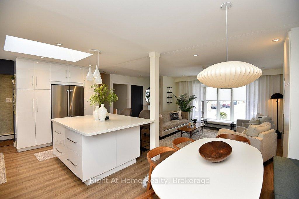 Photo 17 of 672 Montego Crescent, Burlington, Roseland — HOMEH