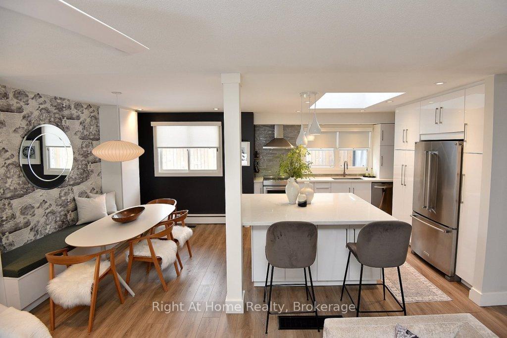 Photo 23 of 672 Montego Crescent, Burlington, Roseland — HOMEH