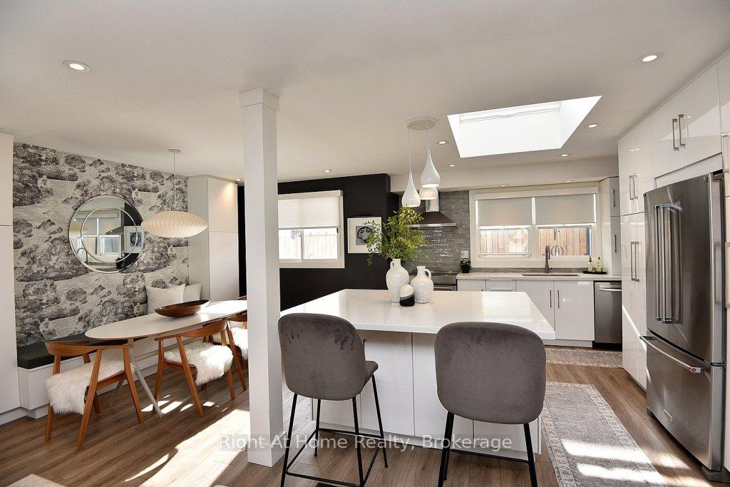 Photo 26 of 672 Montego Crescent, Burlington, Roseland — HOMEH