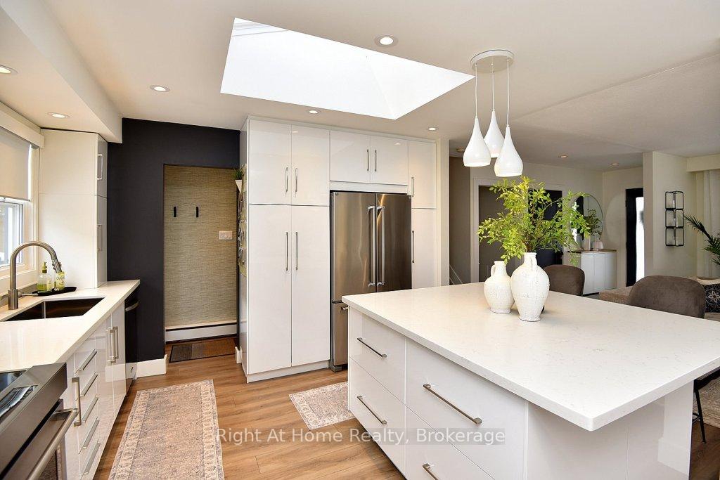 Photo 28 of 672 Montego Crescent, Burlington, Roseland — HOMEH