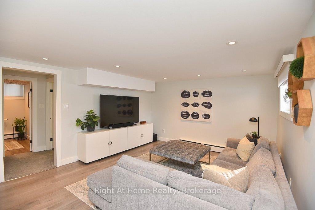 Photo 39 of 672 Montego Crescent, Burlington, Roseland — HOMEH
