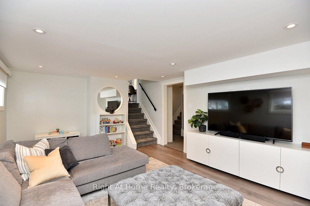 Photo 41 of 672 Montego Crescent, Burlington, Roseland — HOMEH