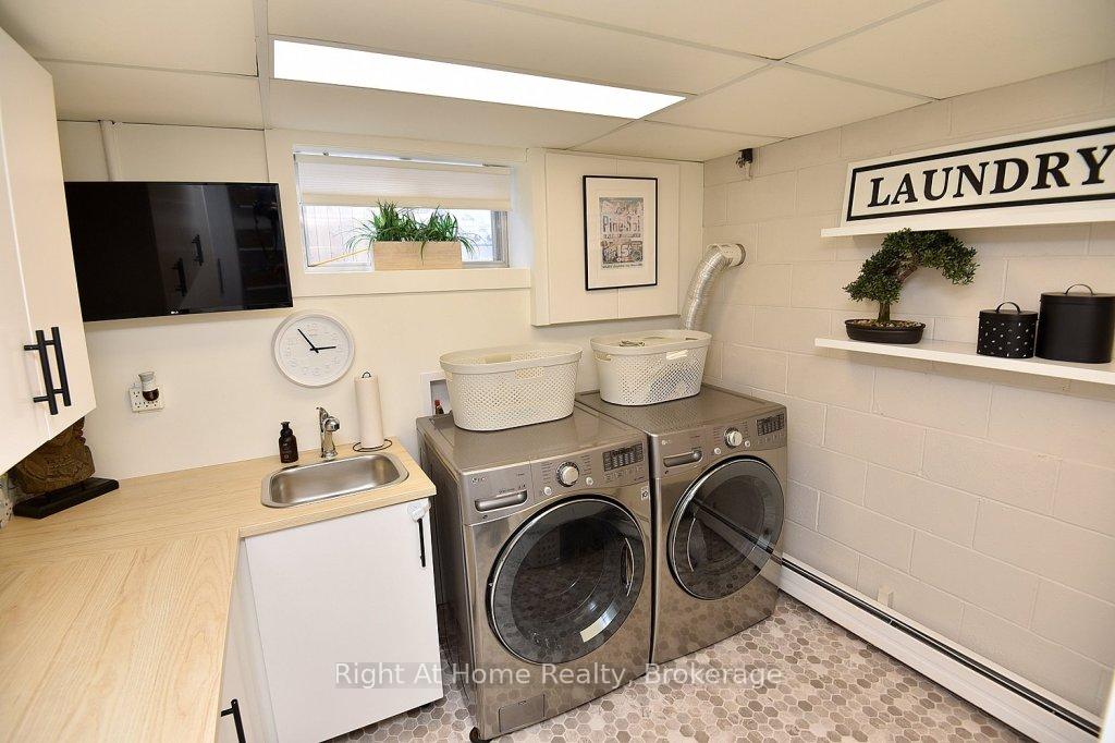 Photo 44 of 672 Montego Crescent, Burlington, Roseland — HOMEH