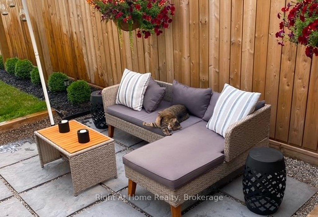 Photo 49 of 672 Montego Crescent, Burlington, Roseland — HOMEH