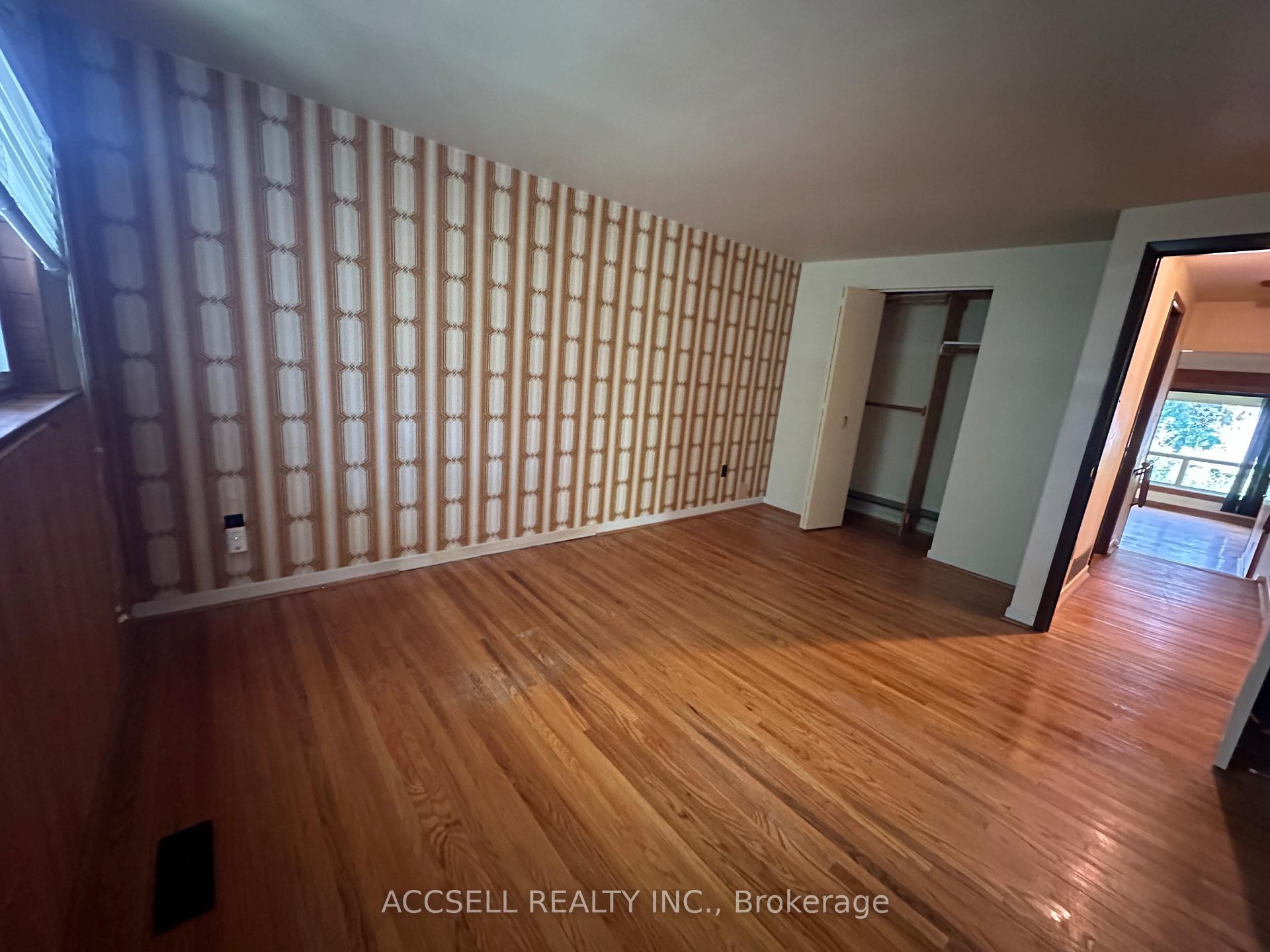Photo 11 of 137 Earnscliffe Circle, Brampton, Southgate — HOMEH