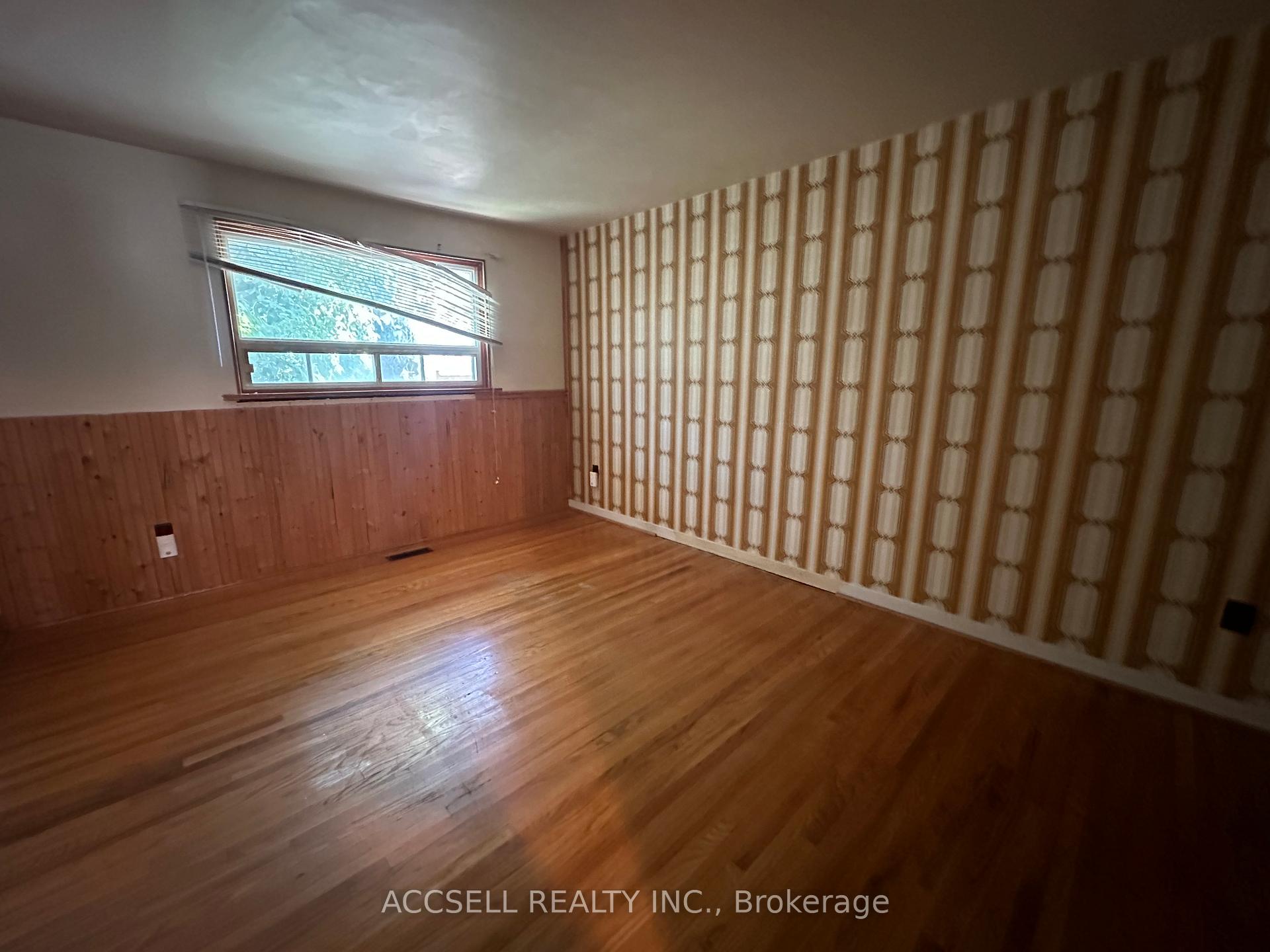 Photo 12 of 137 Earnscliffe Circle, Brampton, Southgate — HOMEH