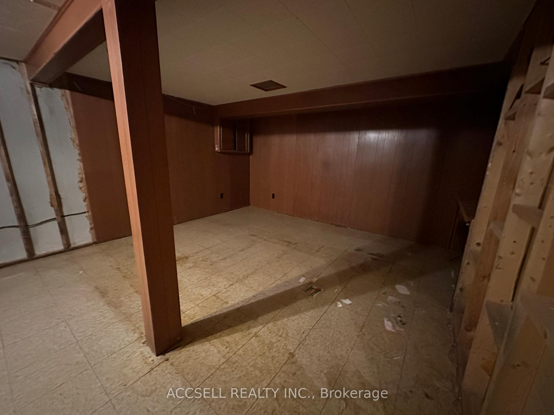 Photo 20 of 137 Earnscliffe Circle, Brampton, Southgate — HOMEH