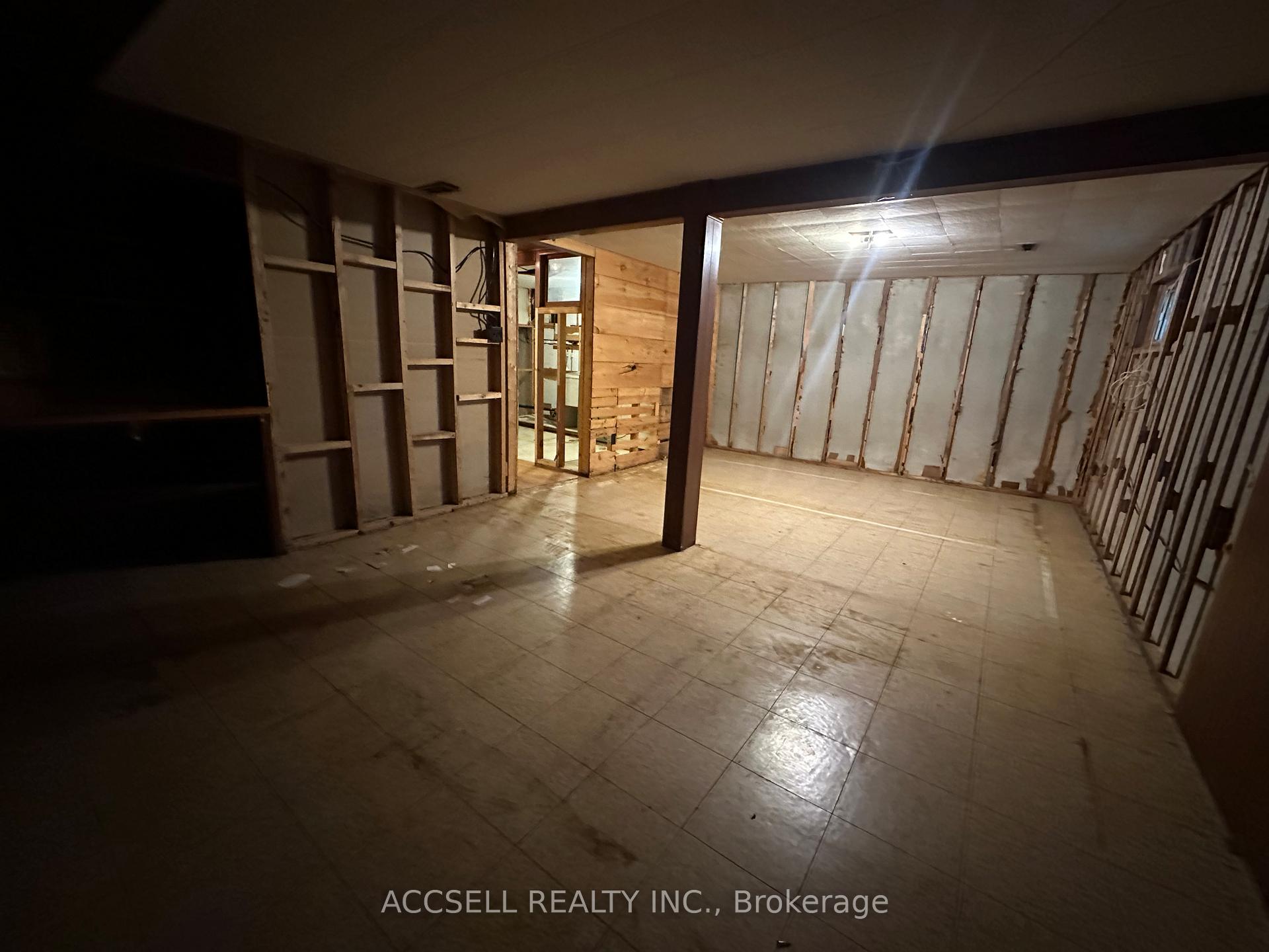 Photo 22 of 137 Earnscliffe Circle, Brampton, Southgate — HOMEH